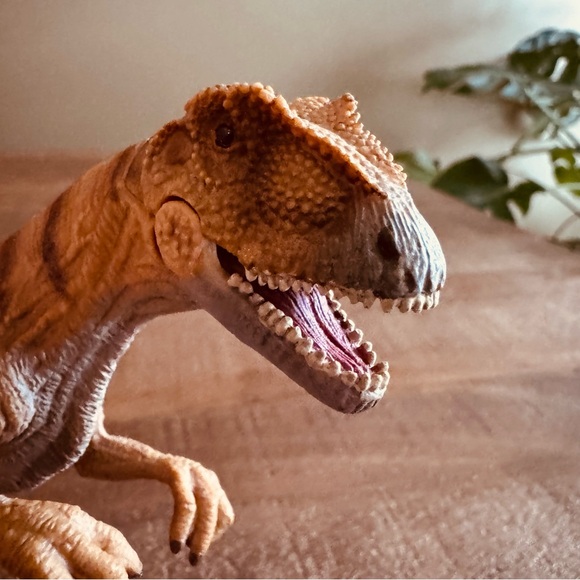 Schleich Allosaurus dinosaur - Picture 4 of 8